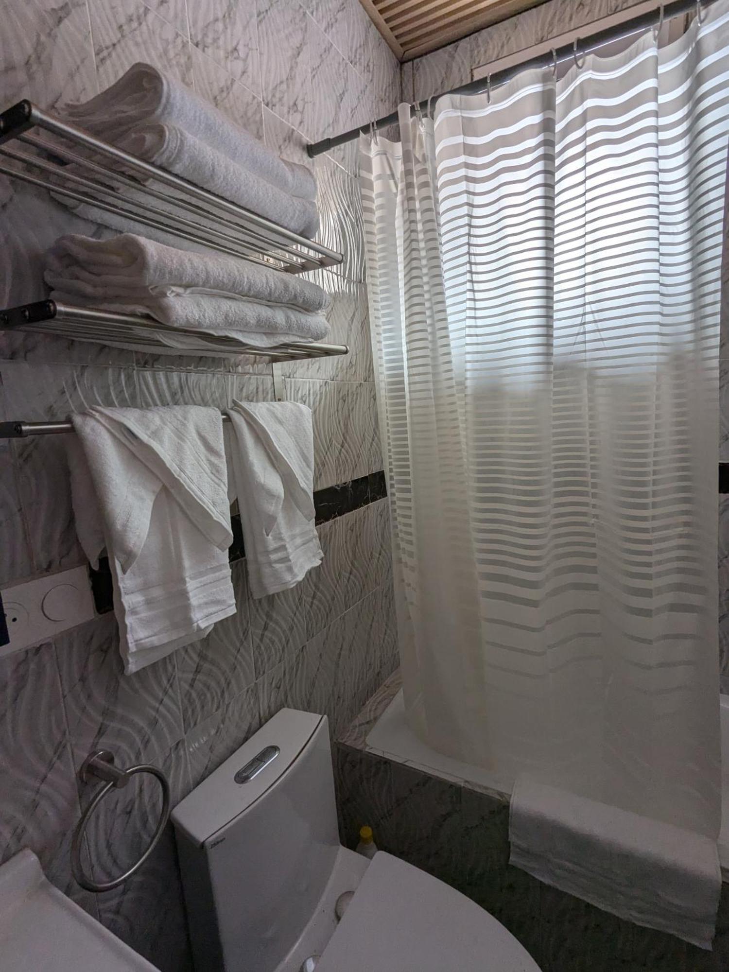 Les Francois Suites Kinshasa Extérieur photo